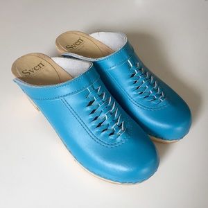 Sven Blue Woven Clogs